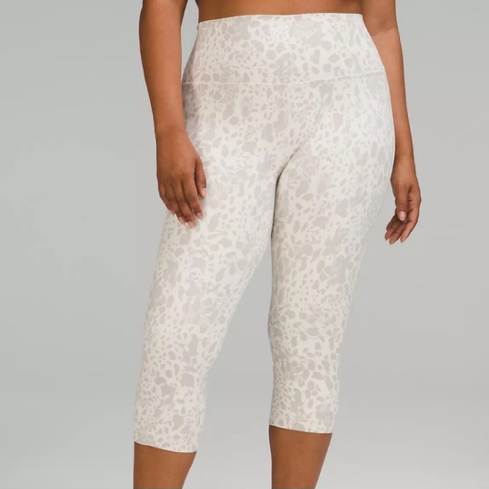Athleta Light Gray and White Animal Print High-Rise Capri Leggings